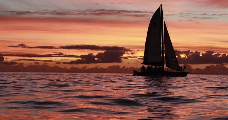 aliiresorts-book-Paragon-performance-sunset-sail
